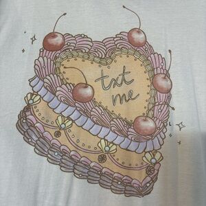 American Eagle Outfitters Heart Cake Tee - Pink and Purple
